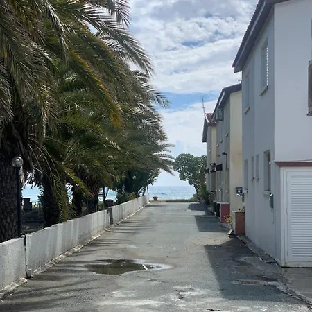 Leonidas Seaside Meneou Exterior photo