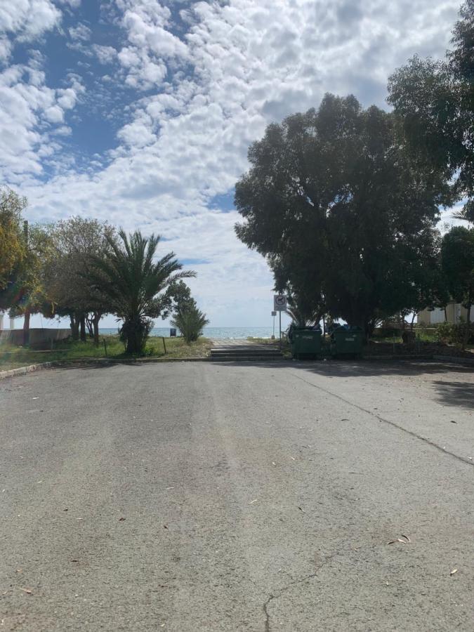 Leonidas Seaside Villa Meneou