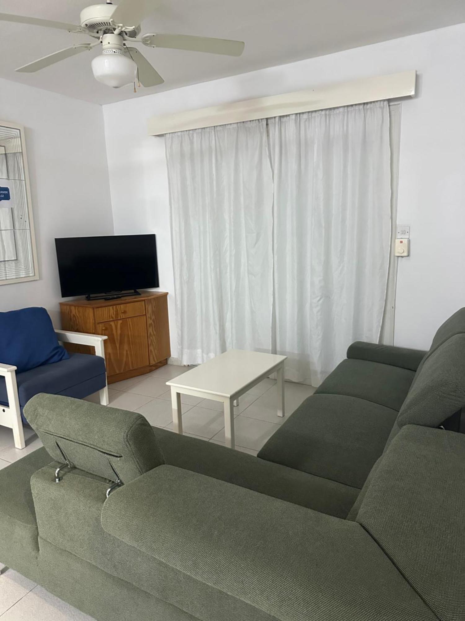 Leonidas Seaside Villa Meneou